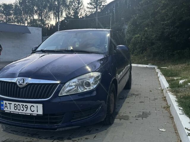 Синий Шкода Фабия, объемом двигателя 1.6 л и пробегом 350 тыс. км за 4900 $, фото 1 на Automoto.ua