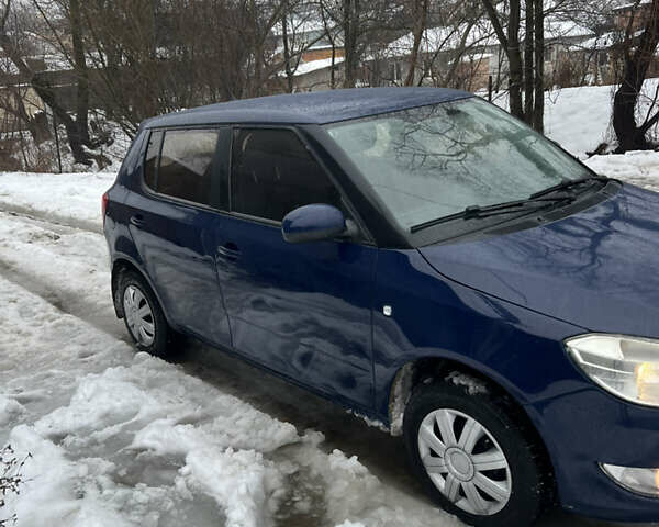 Синий Шкода Фабия, объемом двигателя 1.4 л и пробегом 280 тыс. км за 4250 $, фото 1 на Automoto.ua