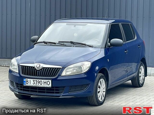 Синий Шкода Фабия, объемом двигателя 1.2 л и пробегом 220 тыс. км за 4200 $, фото 1 на Automoto.ua
