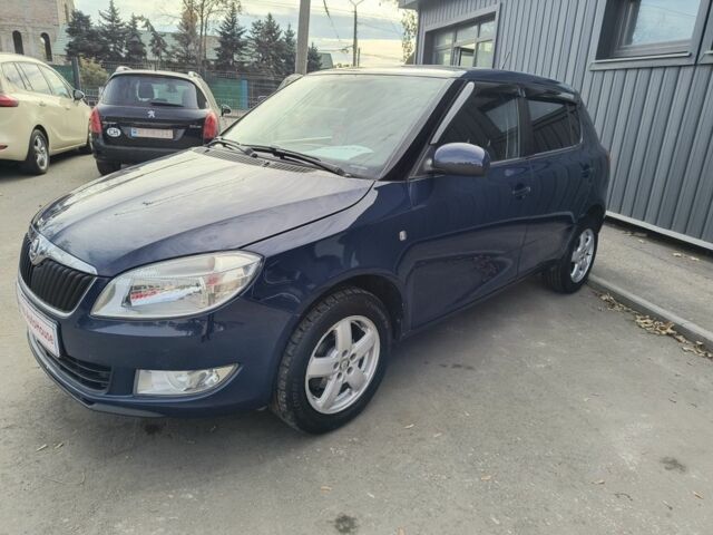 Синий Шкода Фабия, объемом двигателя 1.6 л и пробегом 185 тыс. км за 6600 $, фото 1 на Automoto.ua