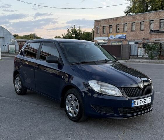 Синій Шкода Фабія, об'ємом двигуна 1.2 л та пробігом 214 тис. км за 4700 $, фото 1 на Automoto.ua