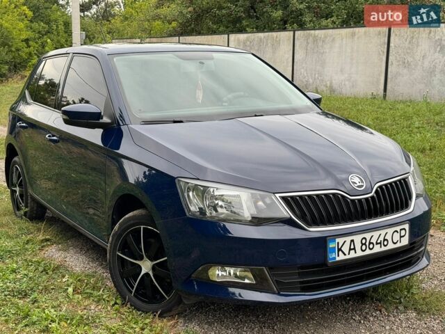 Синий Шкода Фабия, объемом двигателя 1.2 л и пробегом 154 тыс. км за 7600 $, фото 1 на Automoto.ua