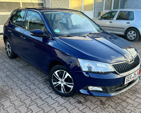 Синий Шкода Фабия, объемом двигателя 1.2 л и пробегом 57 тыс. км за 8500 $, фото 1 на Automoto.ua