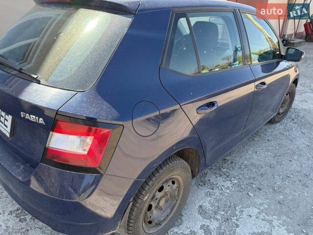 Синий Шкода Фабия, объемом двигателя 1.2 л и пробегом 247 тыс. км за 5800 $, фото 1 на Automoto.ua