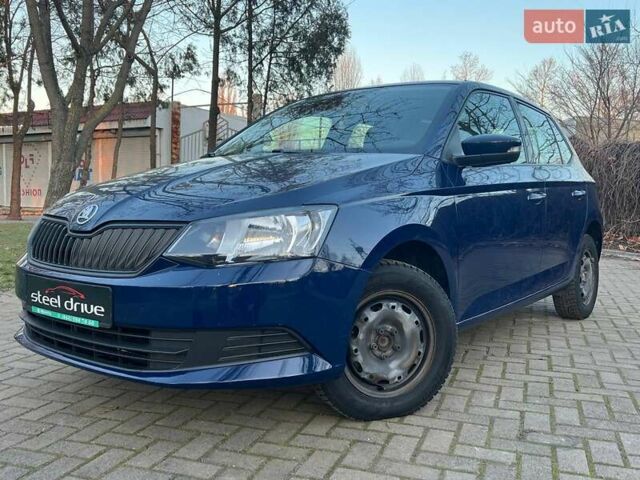 Синий Шкода Фабия, объемом двигателя 1 л и пробегом 118 тыс. км за 7399 $, фото 1 на Automoto.ua