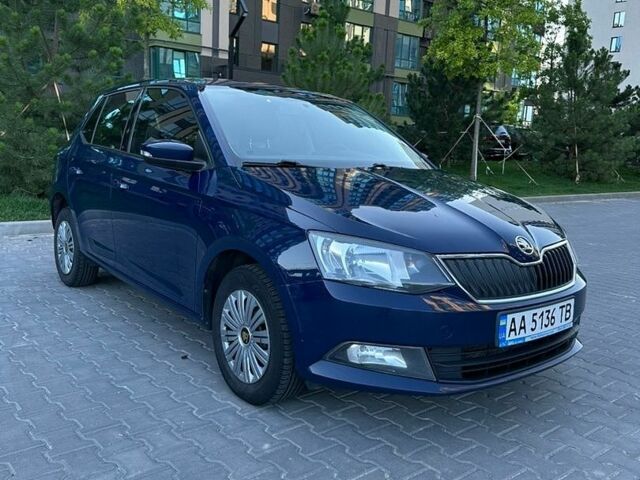 Синий Шкода Фабия, объемом двигателя 1 л и пробегом 191 тыс. км за 7000 $, фото 1 на Automoto.ua
