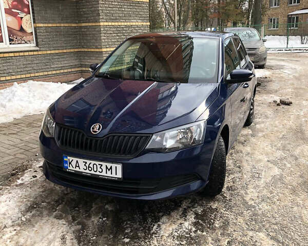 Синий Шкода Фабия, объемом двигателя 1 л и пробегом 155 тыс. км за 6900 $, фото 1 на Automoto.ua