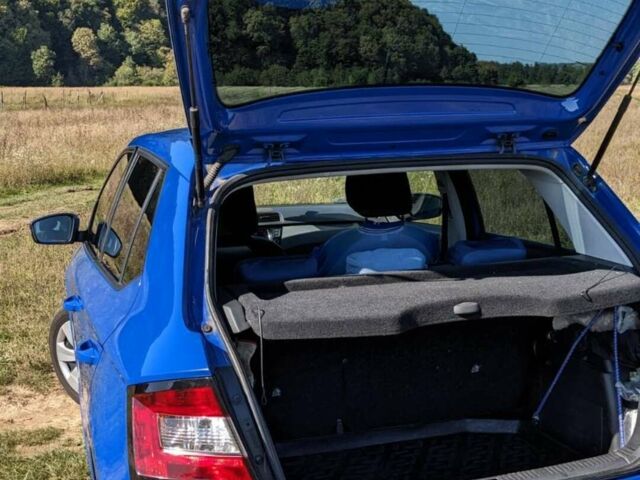 Синий Шкода Фабия, объемом двигателя 1 л и пробегом 190 тыс. км за 7500 $, фото 1 на Automoto.ua