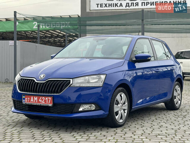 Синий Шкода Фабия, объемом двигателя 0 л и пробегом 128 тыс. км за 9450 $, фото 1 на Automoto.ua