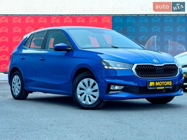 Синий Шкода Фабия, объемом двигателя 1 л и пробегом 23 тыс. км за 13900 $, фото 1 на Automoto.ua