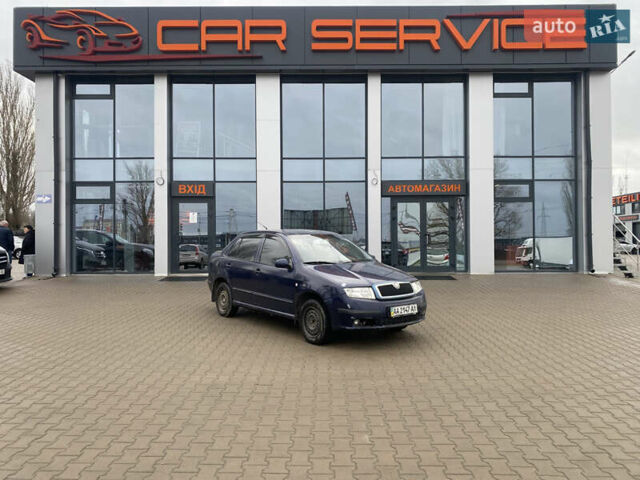 Синий Шкода Фабия, объемом двигателя 1.39 л и пробегом 282 тыс. км за 1200 $, фото 1 на Automoto.ua