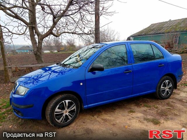 Синий Шкода Фабия, объемом двигателя 1.4 л и пробегом 250 тыс. км за 4100 $, фото 1 на Automoto.ua