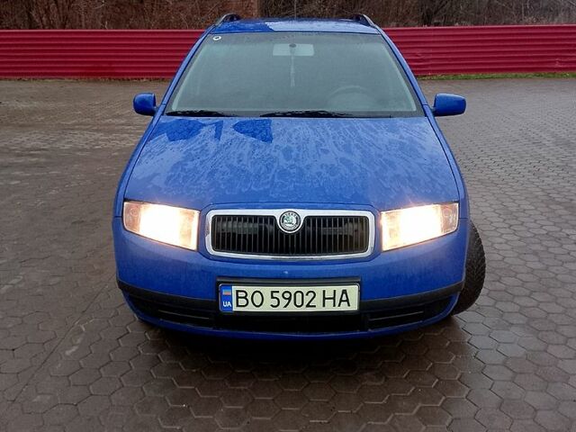 Синий Шкода Фабия, объемом двигателя 1.4 л и пробегом 293 тыс. км за 3750 $, фото 1 на Automoto.ua