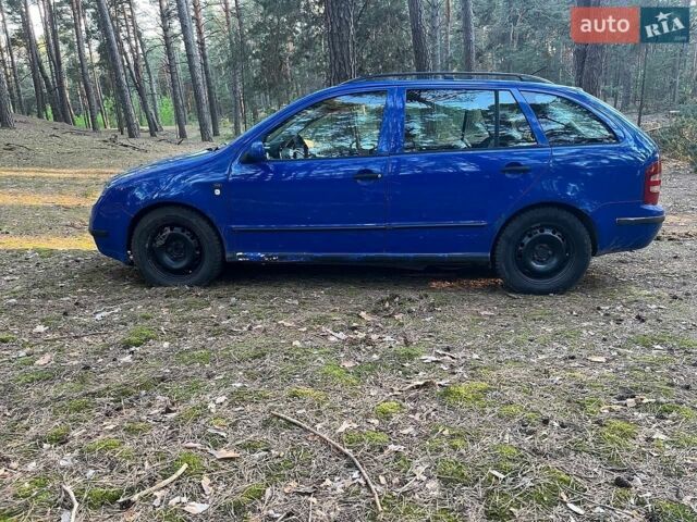 Синий Шкода Фабия, объемом двигателя 1.9 л и пробегом 300 тыс. км за 1800 $, фото 1 на Automoto.ua
