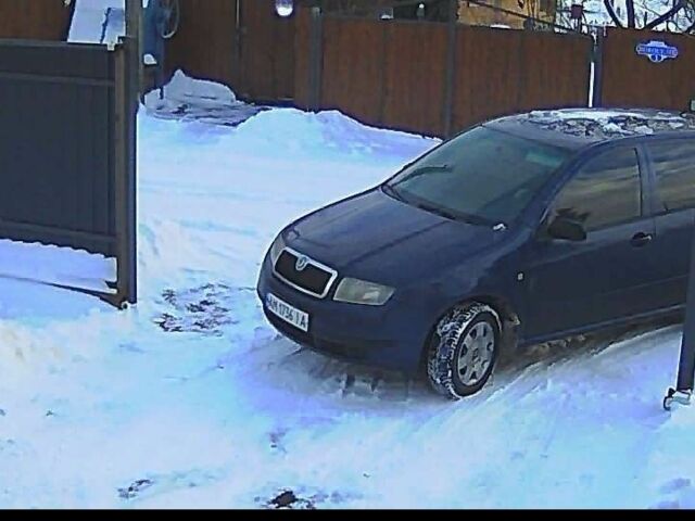 Синий Шкода Фабия, объемом двигателя 1.4 л и пробегом 231 тыс. км за 2700 $, фото 1 на Automoto.ua