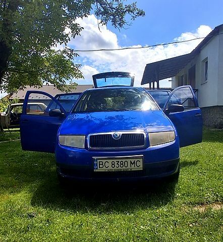 Синий Шкода Фабия, объемом двигателя 1.4 л и пробегом 205 тыс. км за 3500 $, фото 1 на Automoto.ua