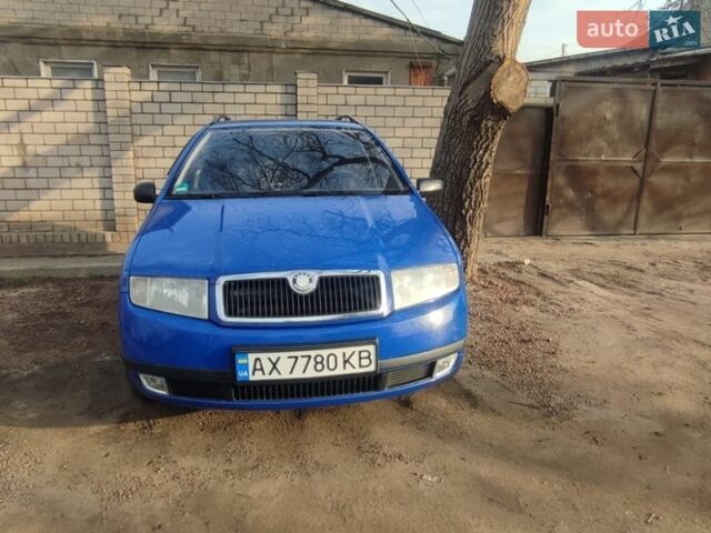 Синий Шкода Фабия, объемом двигателя 1.39 л и пробегом 300 тыс. км за 3500 $, фото 1 на Automoto.ua