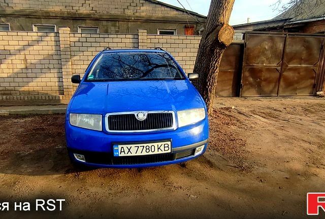 Синий Шкода Фабия, объемом двигателя 1.4 л и пробегом 300 тыс. км за 3500 $, фото 1 на Automoto.ua