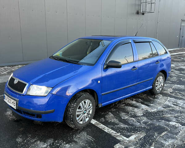 Синий Шкода Фабия, объемом двигателя 1.39 л и пробегом 428 тыс. км за 4500 $, фото 1 на Automoto.ua