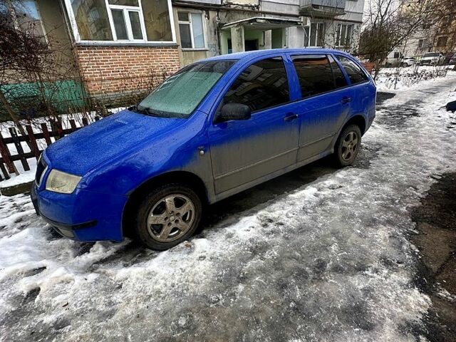 Синій Шкода Фабія, об'ємом двигуна 1.4 л та пробігом 400 тис. км за 3500 $, фото 1 на Automoto.ua