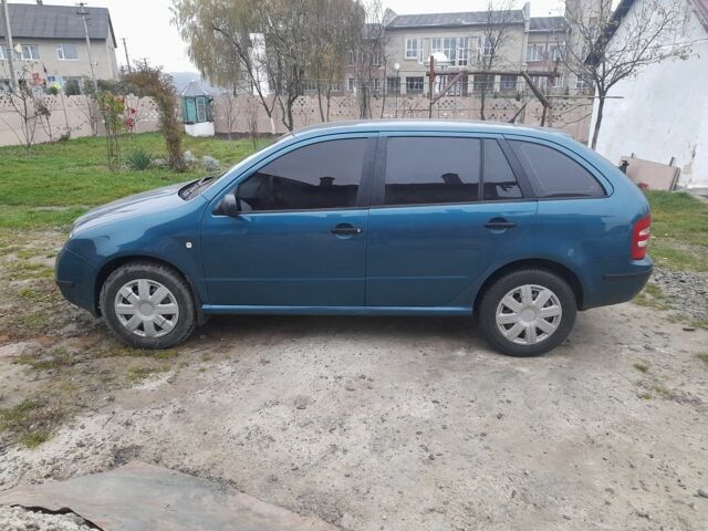 Синий Шкода Фабия, объемом двигателя 1.4 л и пробегом 230 тыс. км за 2500 $, фото 1 на Automoto.ua