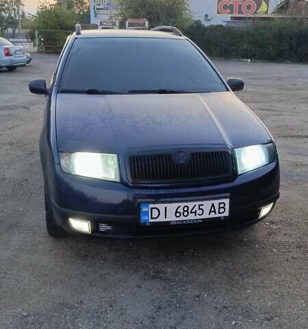 Синий Шкода Фабия, объемом двигателя 1.4 л и пробегом 200 тыс. км за 3500 $, фото 1 на Automoto.ua