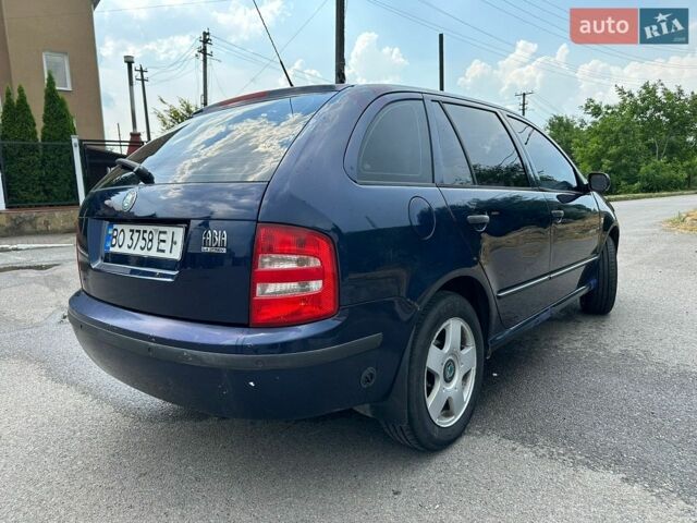 Синий Шкода Фабия, объемом двигателя 1.39 л и пробегом 295 тыс. км за 2750 $, фото 1 на Automoto.ua