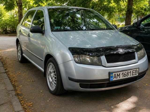 Синий Шкода Фабия, объемом двигателя 1 л и пробегом 264 тыс. км за 2801 $, фото 1 на Automoto.ua