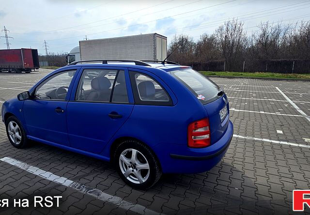 Синий Шкода Фабия, объемом двигателя 1.2 л и пробегом 331 тыс. км за 2600 $, фото 1 на Automoto.ua