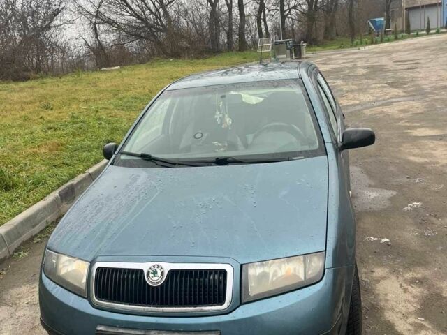 Синий Шкода Фабия, объемом двигателя 1.4 л и пробегом 400 тыс. км за 3500 $, фото 1 на Automoto.ua