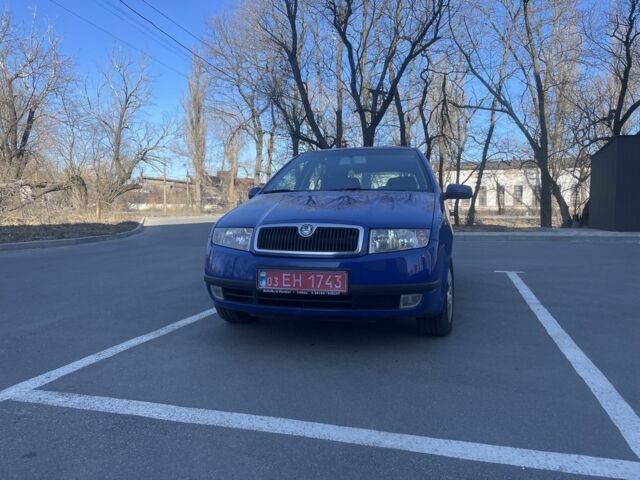 Синий Шкода Фабия, объемом двигателя 1.4 л и пробегом 220 тыс. км за 4450 $, фото 1 на Automoto.ua