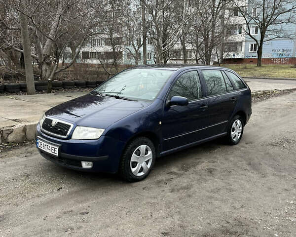 Синий Шкода Фабия, объемом двигателя 1.39 л и пробегом 340 тыс. км за 3350 $, фото 1 на Automoto.ua