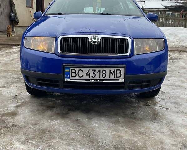 Синий Шкода Фабия, объемом двигателя 1.39 л и пробегом 284 тыс. км за 3200 $, фото 1 на Automoto.ua