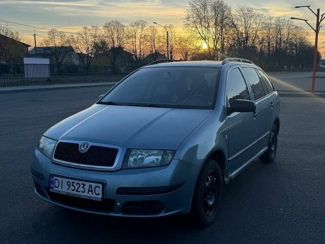 Синій Шкода Фабія, об'ємом двигуна 1.39 л та пробігом 230 тис. км за 2450 $, фото 1 на Automoto.ua