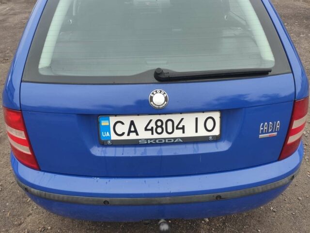 Синій Шкода Фабія, об'ємом двигуна 1.39 л та пробігом 292 тис. км за 3900 $, фото 1 на Automoto.ua