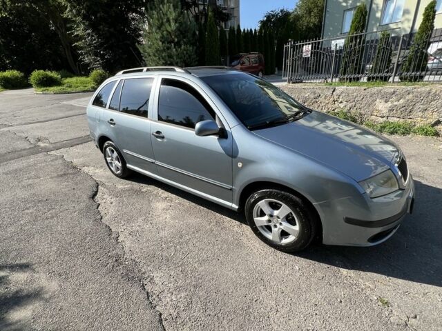 Синий Шкода Фабия, объемом двигателя 1.4 л и пробегом 325 тыс. км за 3710 $, фото 1 на Automoto.ua