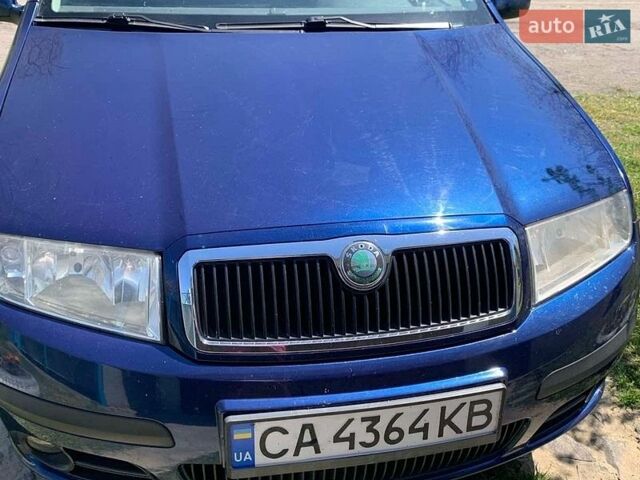 Синий Шкода Фабия, объемом двигателя 1.39 л и пробегом 191 тыс. км за 4000 $, фото 1 на Automoto.ua