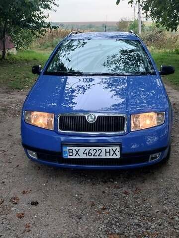 Синий Шкода Фабия, объемом двигателя 1.39 л и пробегом 202 тыс. км за 4600 $, фото 1 на Automoto.ua