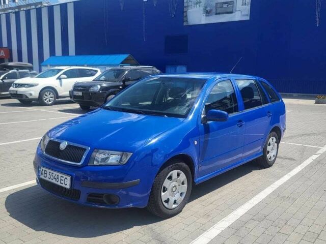 Синий Шкода Фабия, объемом двигателя 1.2 л и пробегом 216 тыс. км за 3500 $, фото 1 на Automoto.ua