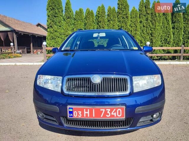 Синий Шкода Фабия, объемом двигателя 1.4 л и пробегом 228 тыс. км за 4600 $, фото 1 на Automoto.ua
