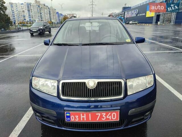 Синий Шкода Фабия, объемом двигателя 1.4 л и пробегом 228 тыс. км за 4600 $, фото 1 на Automoto.ua