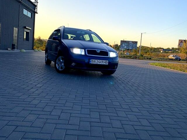 Синий Шкода Фабия, объемом двигателя 1.4 л и пробегом 260 тыс. км за 4800 $, фото 1 на Automoto.ua