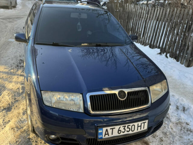 Синий Шкода Фабия, объемом двигателя 2 л и пробегом 275 тыс. км за 5000 $, фото 1 на Automoto.ua