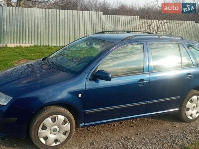Синій Шкода Фабія, об'ємом двигуна 1.39 л та пробігом 257 тис. км за 4800 $, фото 1 на Automoto.ua