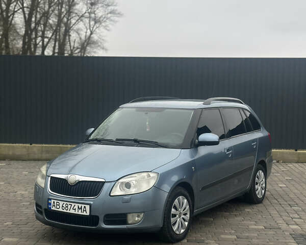 Синий Шкода Фабия, объемом двигателя 1.39 л и пробегом 285 тыс. км за 3950 $, фото 1 на Automoto.ua