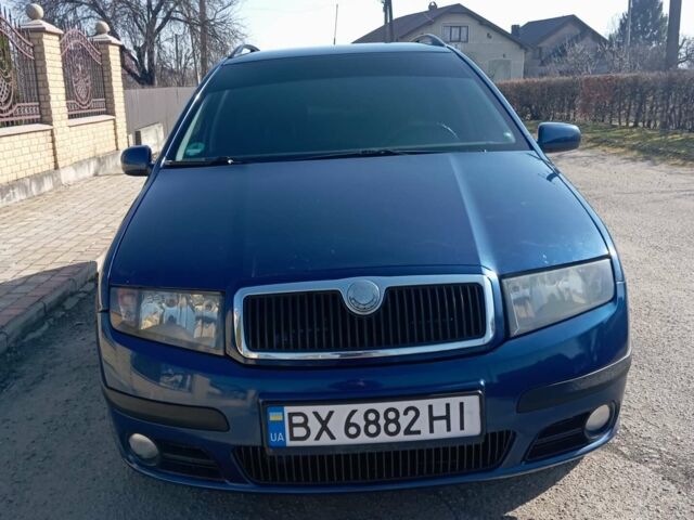 Синий Шкода Фабия, объемом двигателя 1.39 л и пробегом 248 тыс. км за 3500 $, фото 1 на Automoto.ua