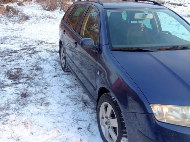 Синий Шкода Фабия, объемом двигателя 0 л и пробегом 208 тыс. км за 4300 $, фото 1 на Automoto.ua