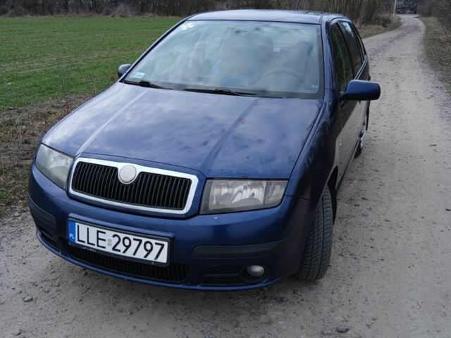 Синій Шкода Фабія, об'ємом двигуна 1.4 л та пробігом 378 тис. км за 1749 $, фото 1 на Automoto.ua