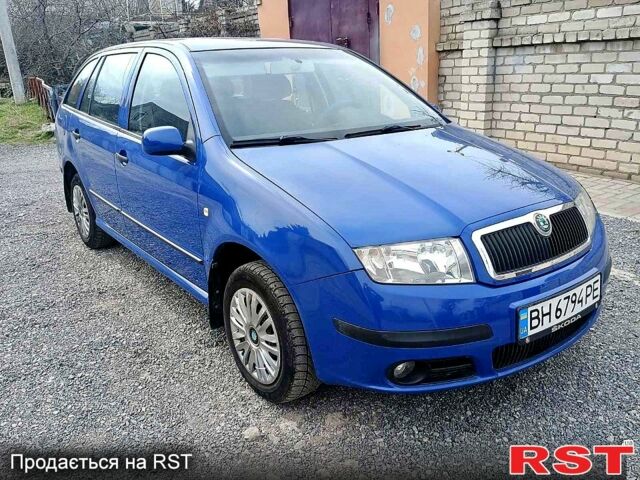 Синий Шкода Фабия, объемом двигателя 1.2 л и пробегом 277 тыс. км за 4950 $, фото 1 на Automoto.ua