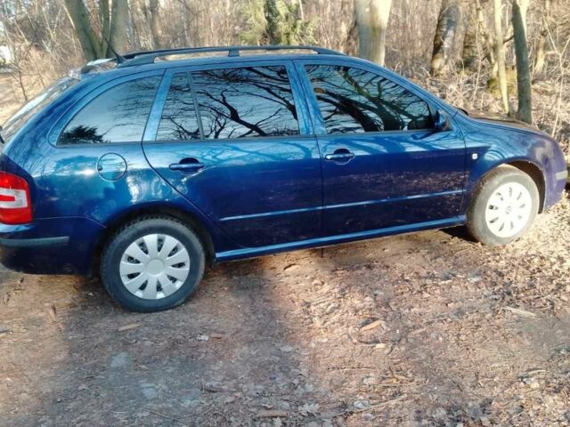 Синій Шкода Фабія, об'ємом двигуна 1.4 л та пробігом 238 тис. км за 4600 $, фото 1 на Automoto.ua